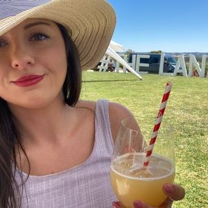 Meet your Posher, Leila